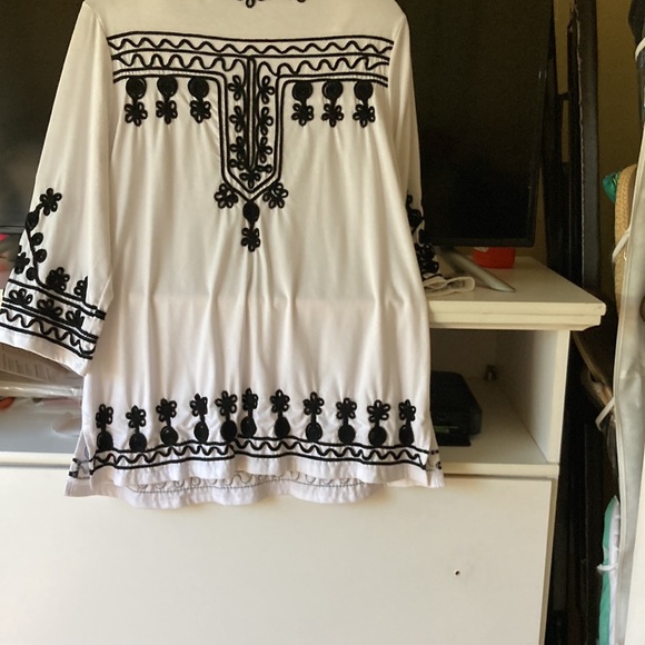 NWOT black and white braid embellished blouse - Picture 5 of 6